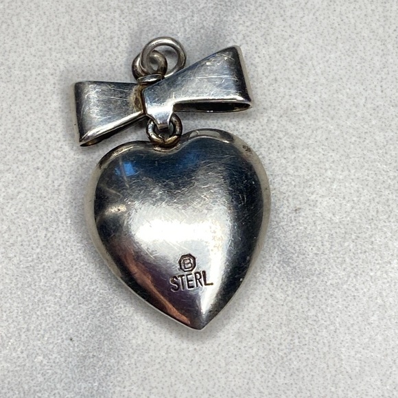 Sterling silver engraved puffy heart with a bow 925 antique vintage - Picture 3 of 4